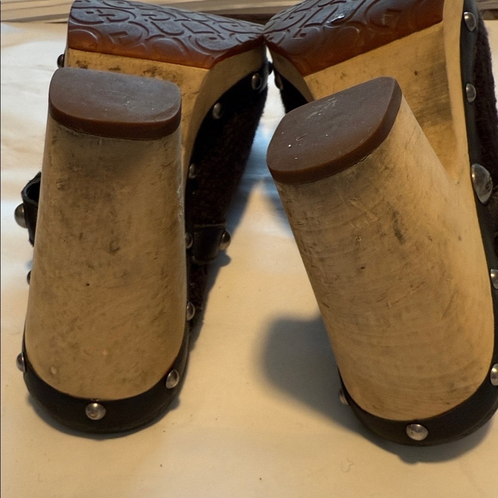 UGG Jolene Leather Platform Clogs with Wooden Heel Black Studded Women's 8 - Picture 12 of 12